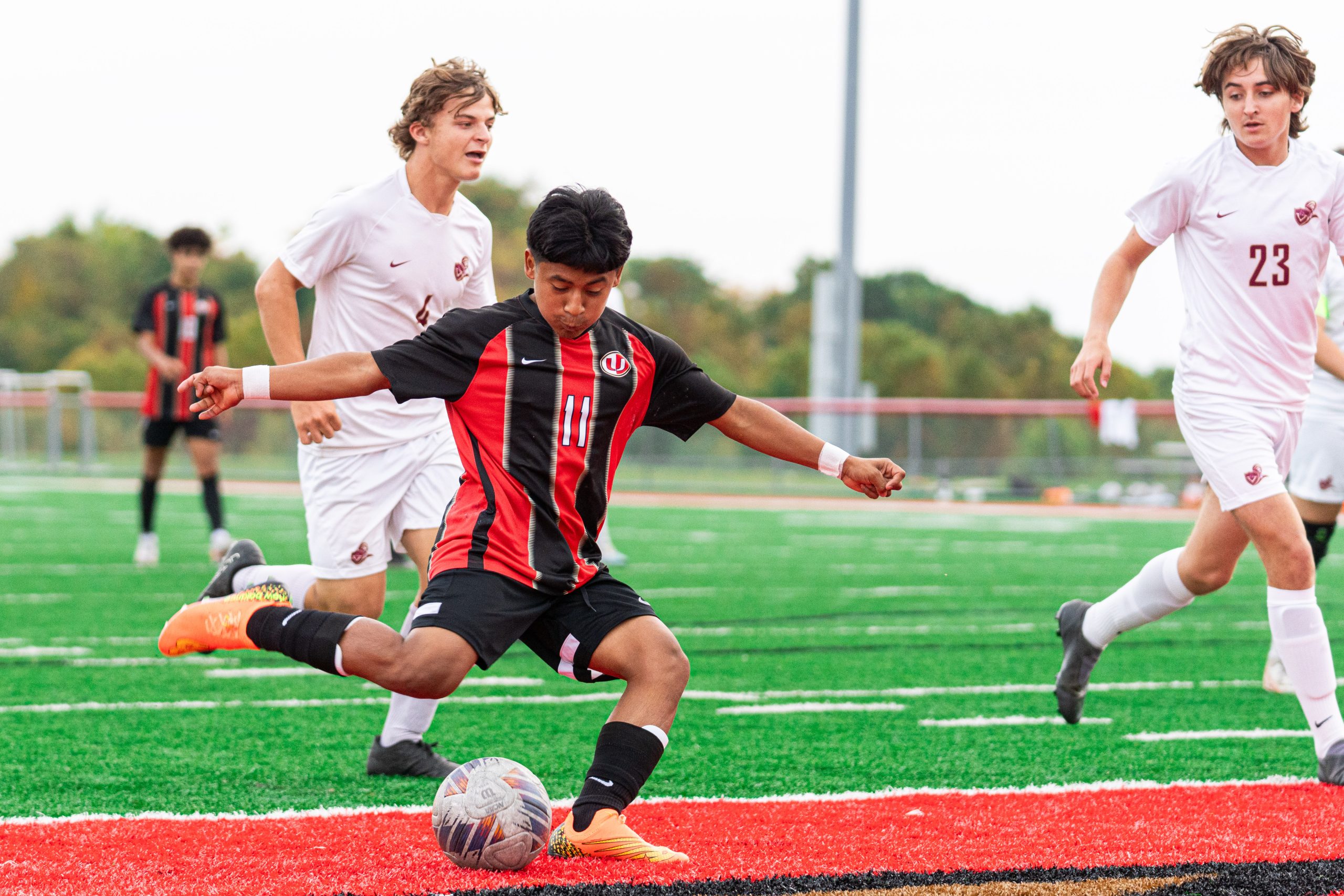 Hornandez's goal the difference as University tops Trinity 1-0